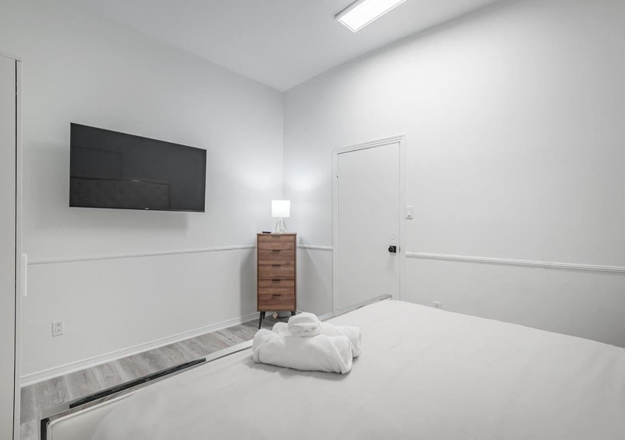 Apartamento Luxurious 3bd In Heart Of Downtown Free Parking On-site 5 Min Walk To Bell Center *