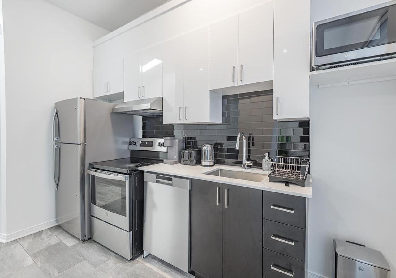 Luxurious 3bd In Heart Of Downtown Free Parking On-site 5 Min Walk To Bell Center Apartamento
