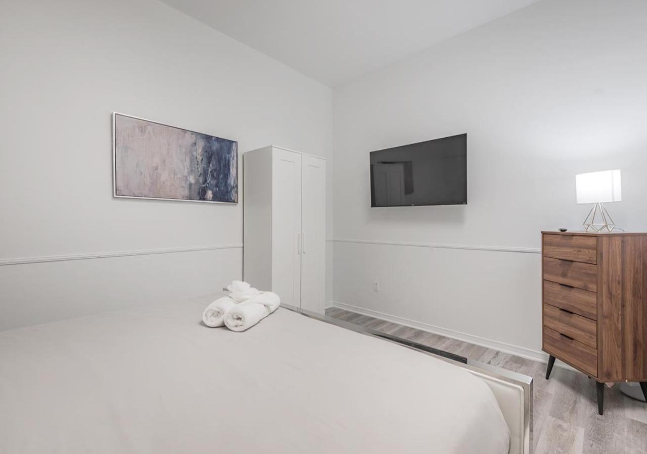 Luxurious 3bd In Heart Of Downtown Free Parking On-site 5 Min Walk To Bell Center Apartamento *